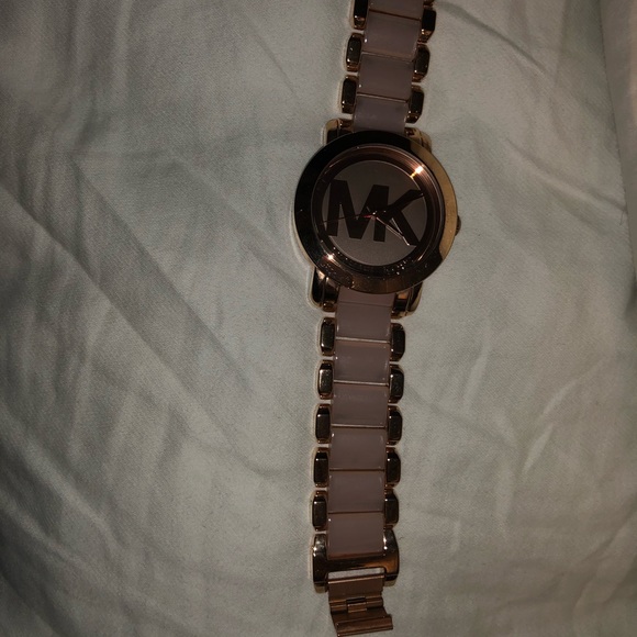 Michael Kors “MK” round faced watch style MK4324⌚️ - Picture 6 of 14